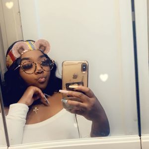 Meet your Posher, Brooke